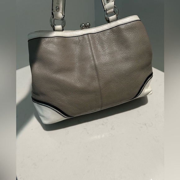 COACH LAURA SPECTATOR KISS LOCK TOTE LEATHER PEBBLE GRAIN HANDBAG F15145 - Picture 12 of 12